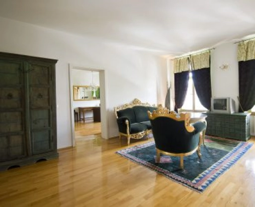 Apartment 32