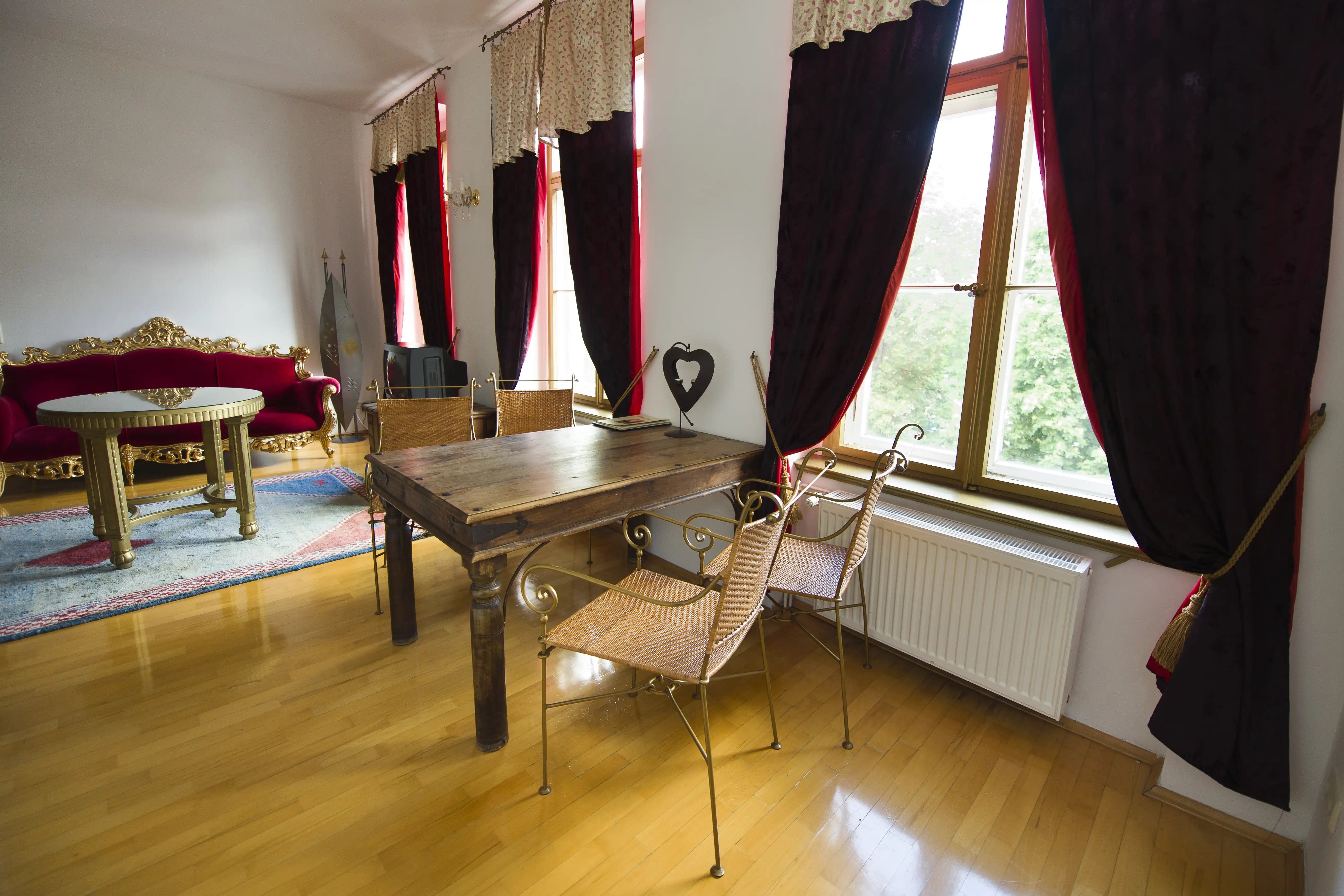 Apartment 22