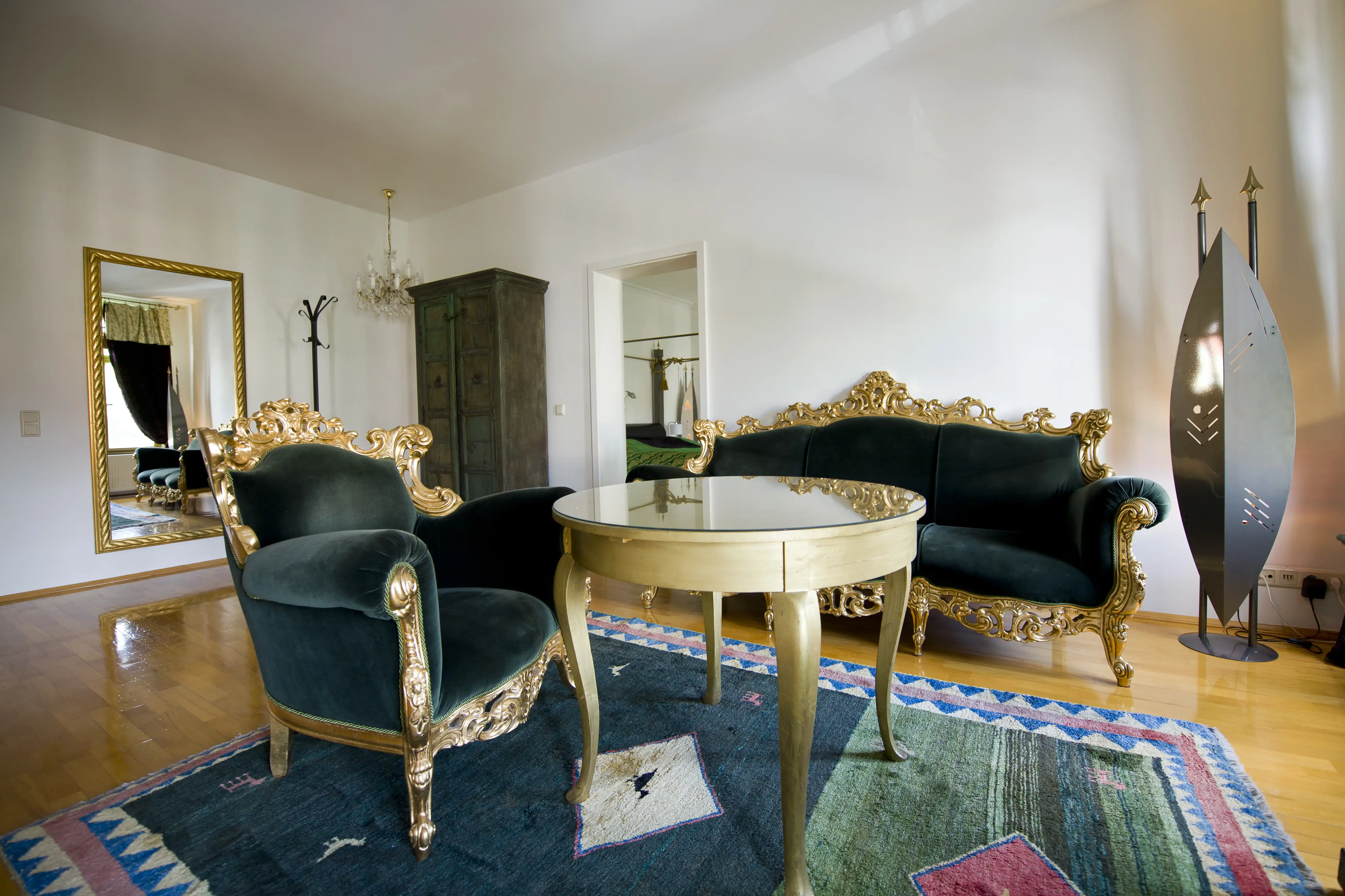 Apartment 32